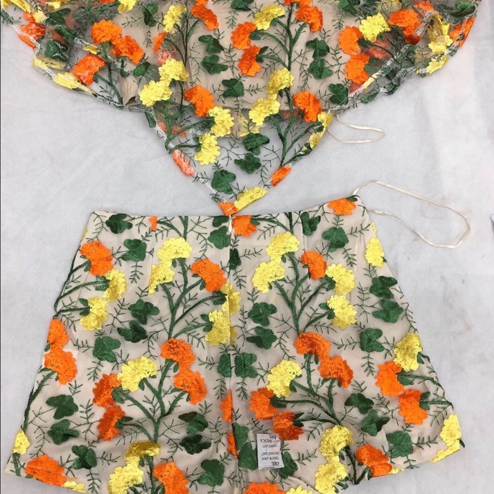 I m selling the new dress and new outfit